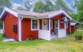 Lovely Home In Röke With Wifi in Röke